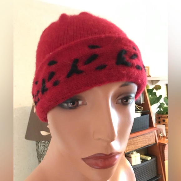 Moschino red head either black detailing. In like new condition. - Picture 4 of 6